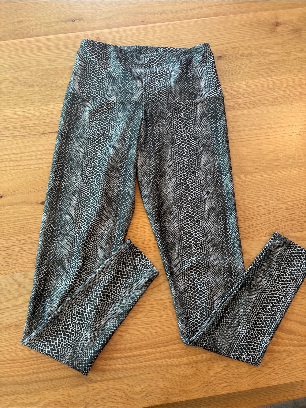 Onzie Snake Print Leggings